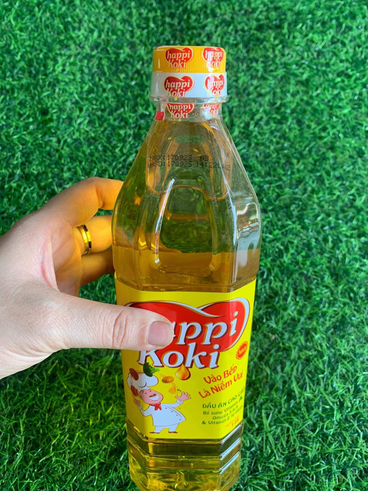 Dầu ăn Happy Koki chai 1lit