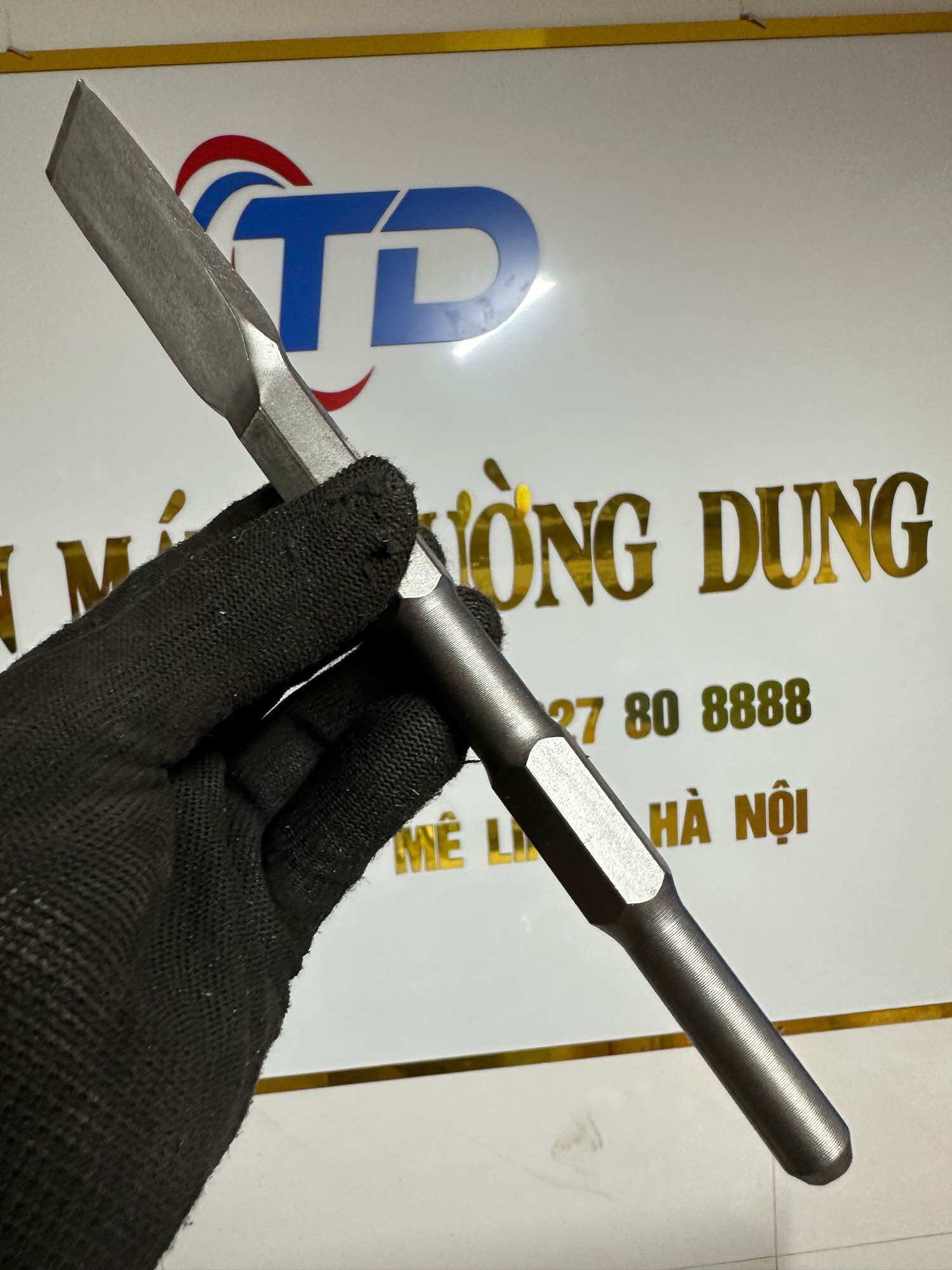 Mũi Đục Bê Tông Phi 17 Nhọn Và Dẹt