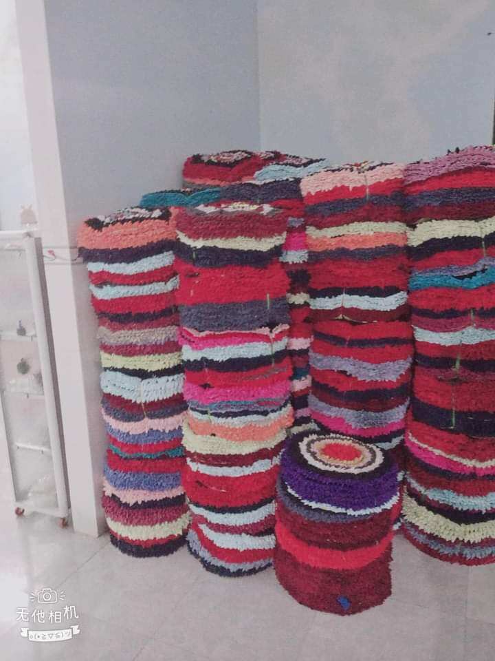Thảm lau  chân. thấm nước tốt. kích thước 40cm