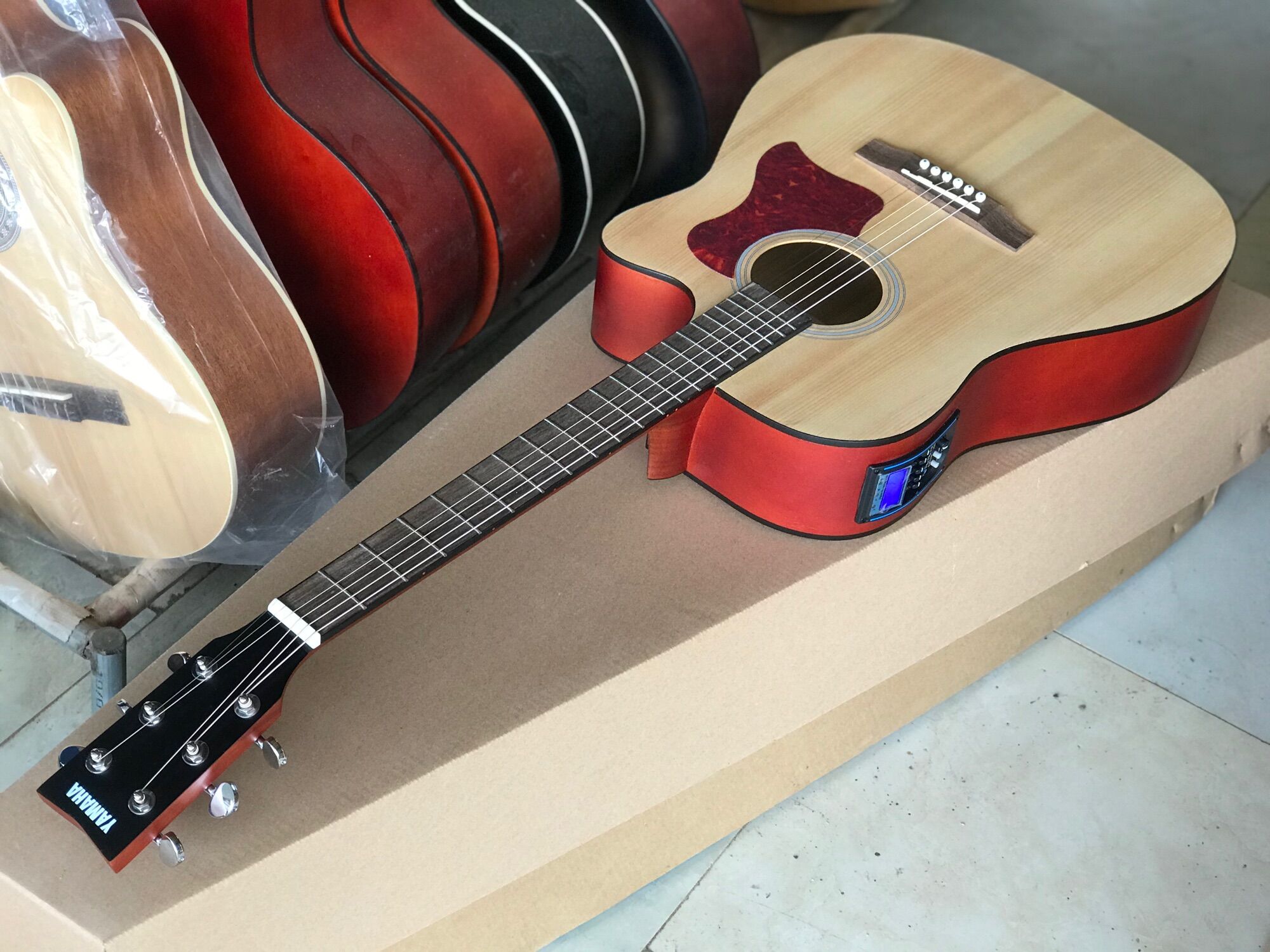 Xả kho bán giá gốc mẫu guitar yamaha fx100 bản eq