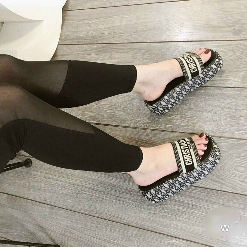 [MUA 1 TẶNG 1 ] Dép XUỒNG DR Cao 7CM siêu HOT (tặng quà)