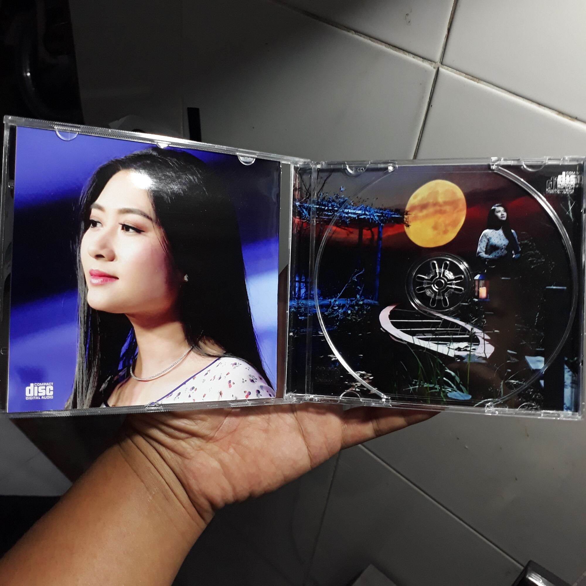 Hoàng Thục Linh - Chuyến đò vỹ tuyến