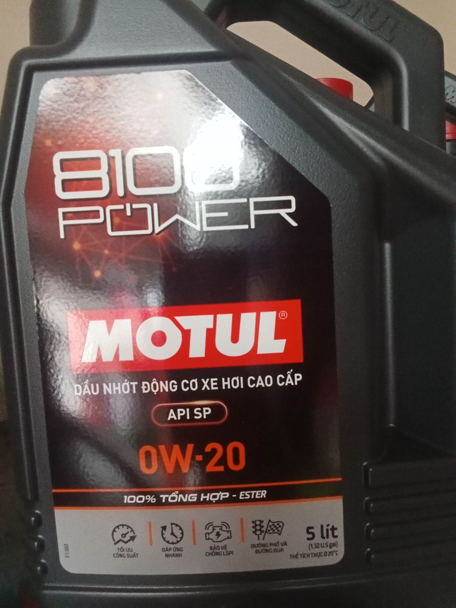Dầu nhớt xe ôtôĐỘ NHỚT:0W20BAO BÌ:Bình 5 lit