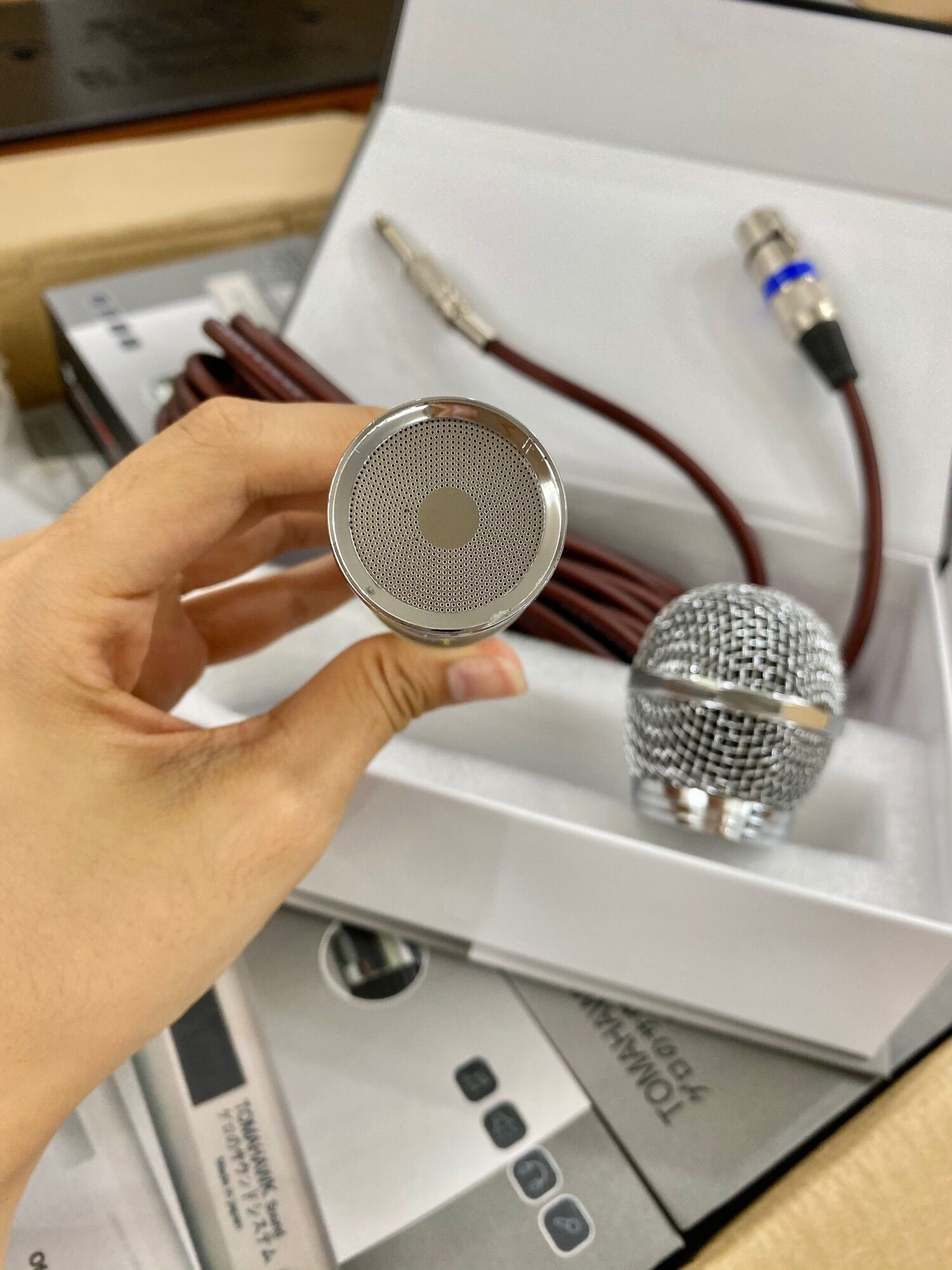 Mic có dây Tomahawk Nhật hát cực bắt míc , chống hú