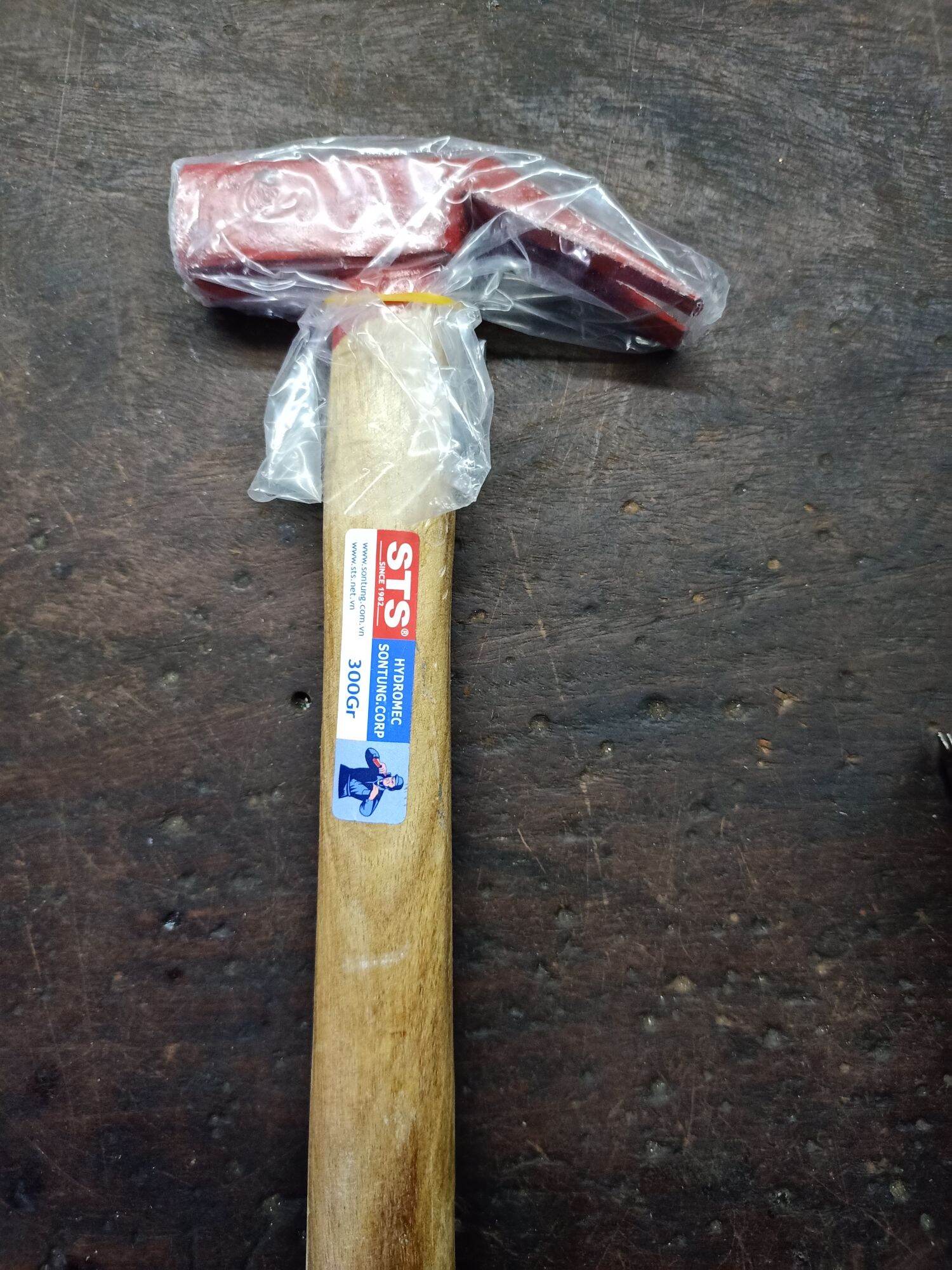 BÚA ĐÓNG ĐINH CÁN GỖ 300G