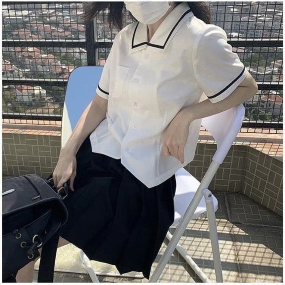 áo sơ mi cổ bẻ viền đen cộc tay ulzzang