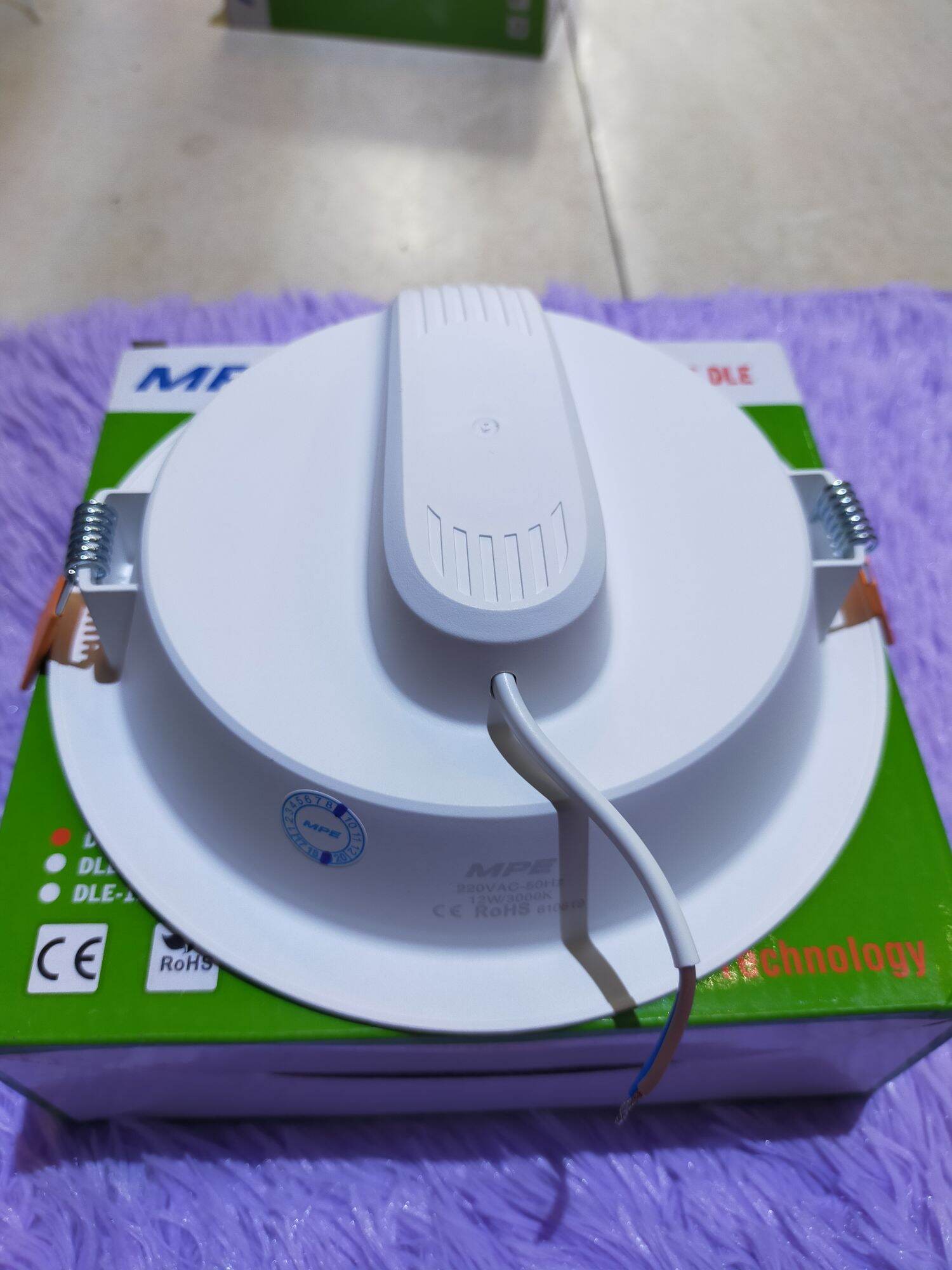 Âm trần MPE 7w-9w 1 màu , 3 màu