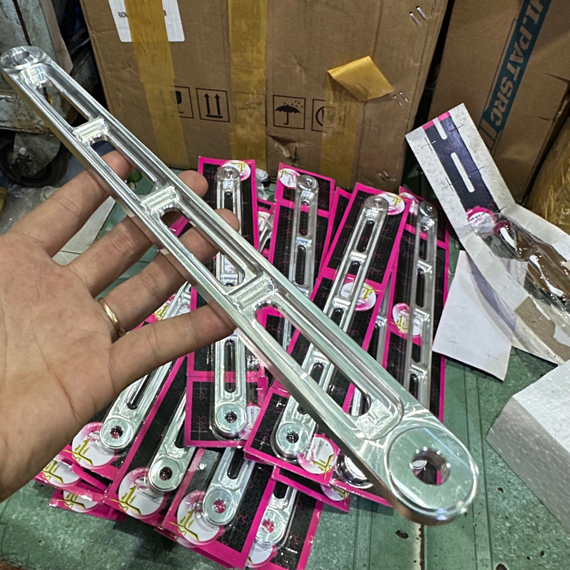 Pad Giữ Má Đùm Future 125 CNC