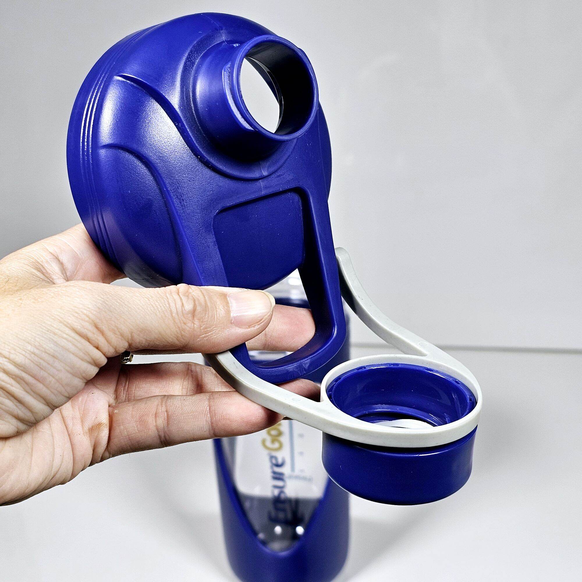Combo bình nước thể thao 550ml +bình lắc 800ml Lock (Màu ngẫu nhiên)