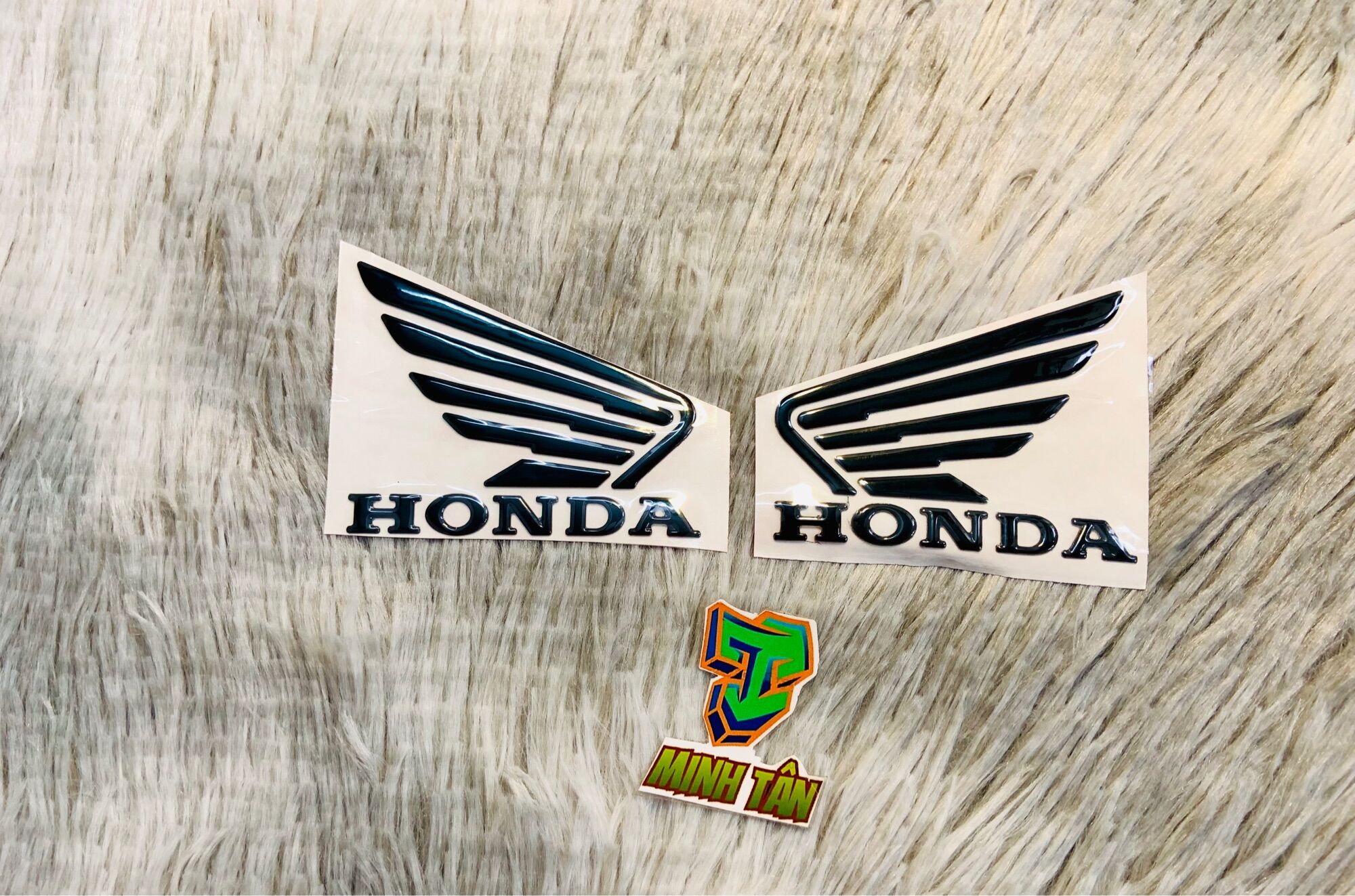 Cánh Chim honda chữ nổi sắc nét (giá 1 cặp)