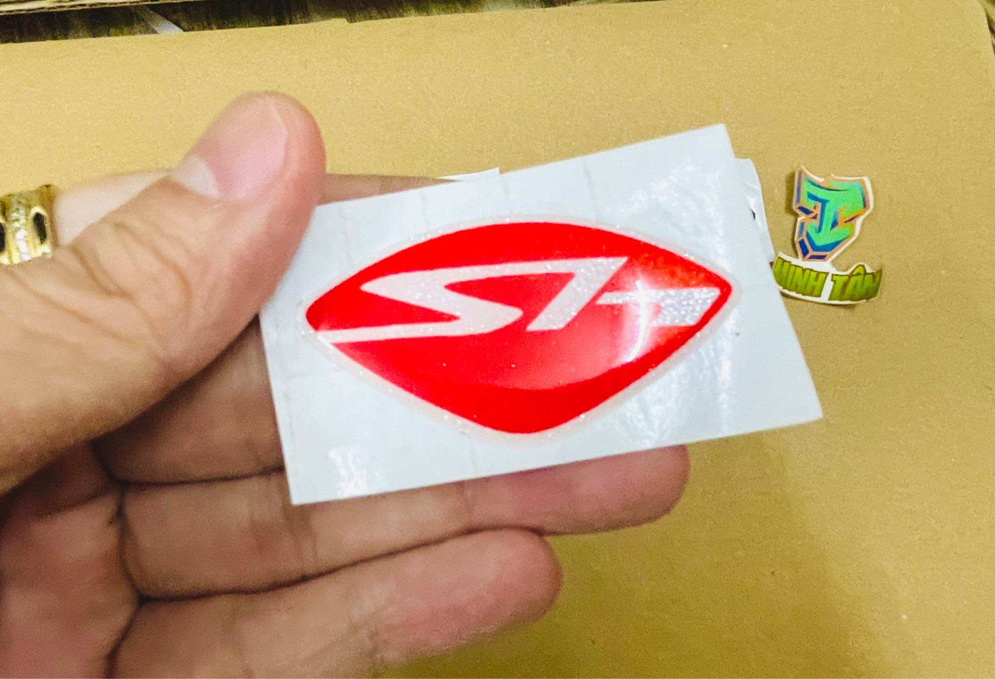Logo Sh ánh camay tem nổi dán mặt nạ trang trí xe.