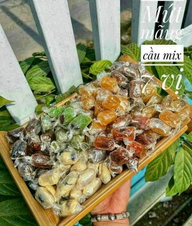 Mứt Mãng Cầu Mix 7 Vị Lon 500gr