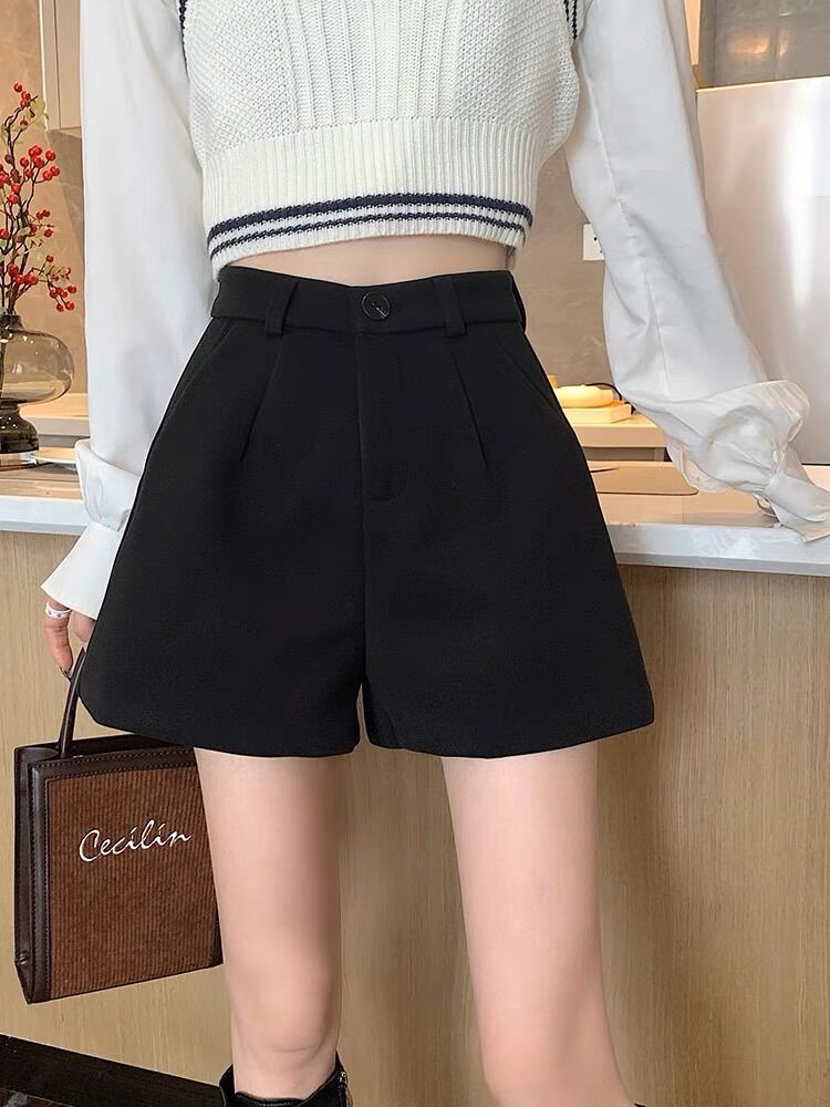 Quần dạ short trơn dễ phối đồ. Chất cực đẹp