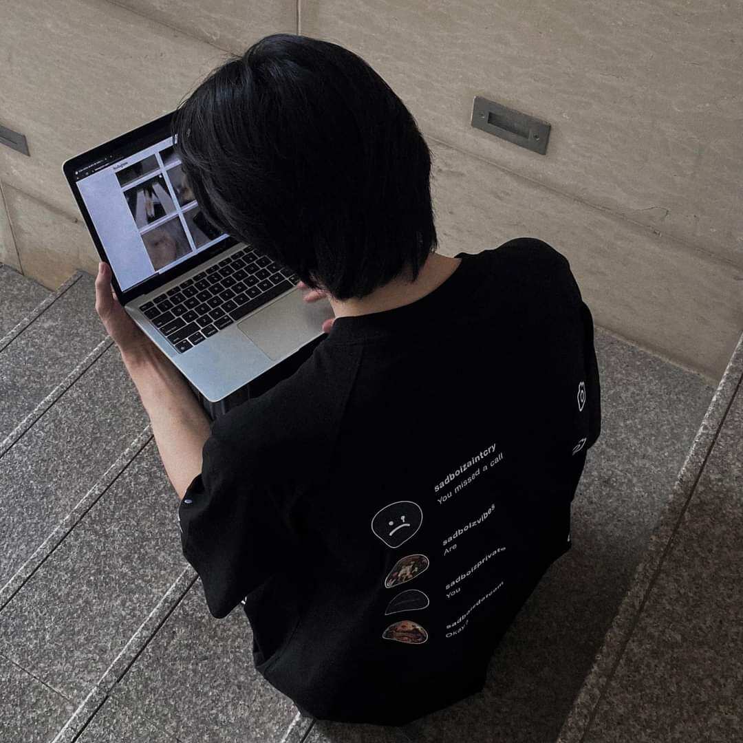 Áo Thun Nam Nữ , Áo Cặp Unisex 2 Màu Đen Trắng Trùm Croptop Phông Rộng In Hình Sadboyram 40-65kg