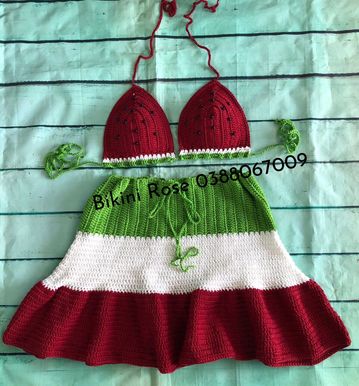 BIKINI LEN MÓC DƯA HẤU