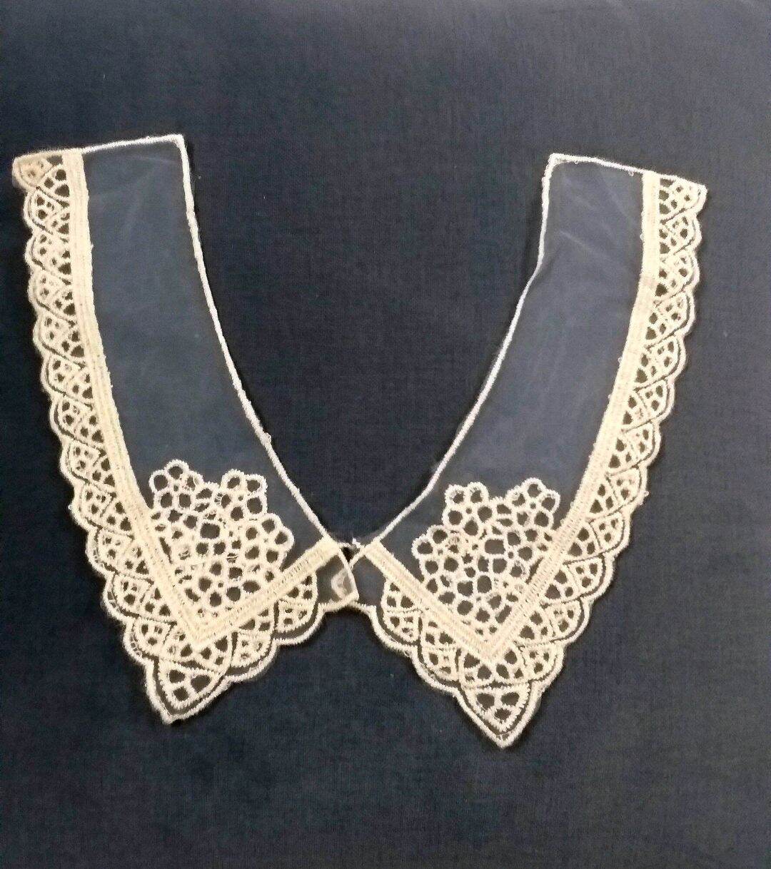 Cổ sen 2 lá may lên áo