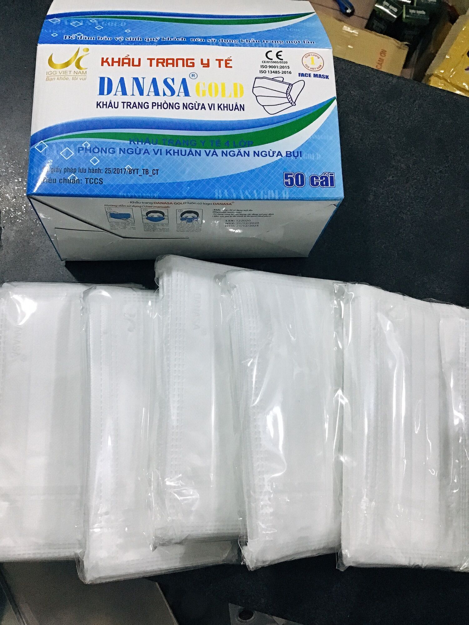 Khẩu trang y tế danasa 4 lớp kháng khuẩn hộp 50 cái.