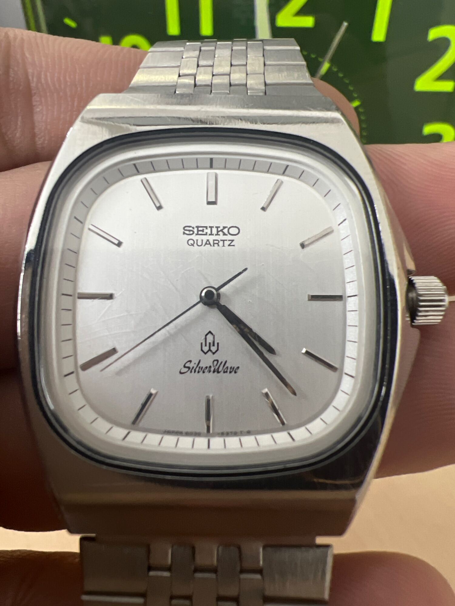 Đồng hồ Nam Seiko Silverwave size 35mm chưa núm, mặt trắng máy zin, đã thay  dây thép ko rỉ, kính xước nhẹ, tình trạng đẹp 95% 