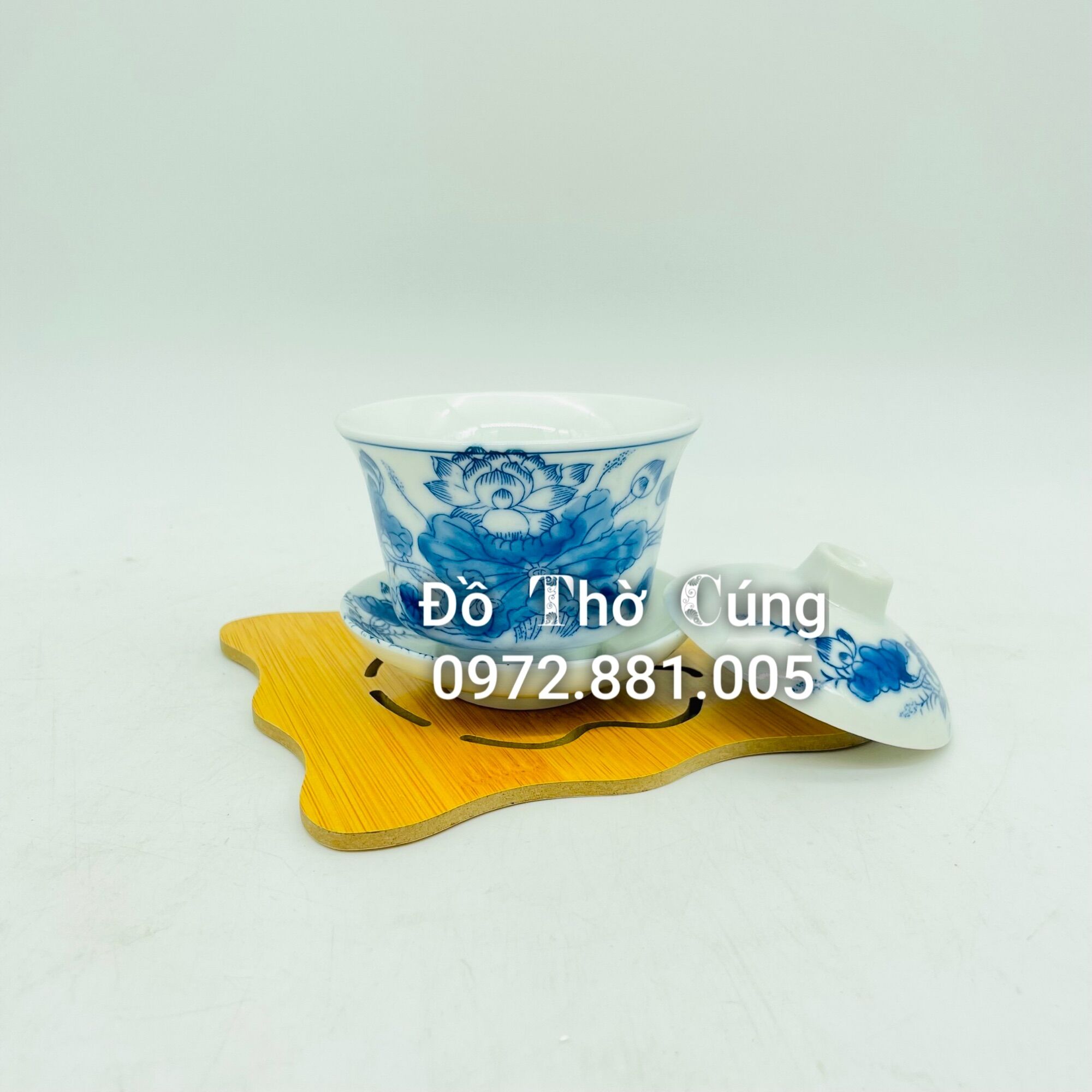 Bát trà sâm vẽ rồng phượng men lam