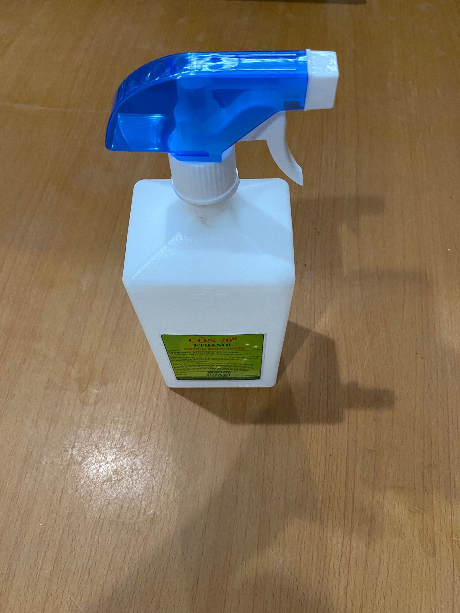 Cồn sát khuẩn , chai vuông có vòi xịt 70,cồn y tế.