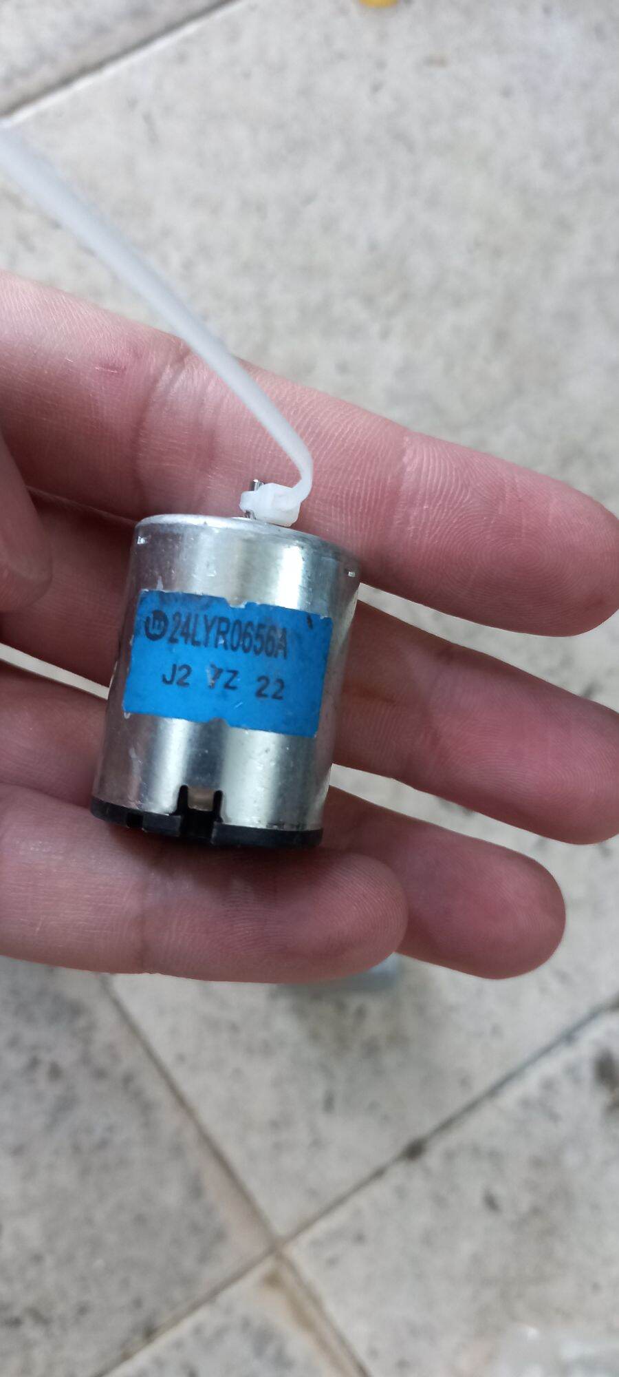 Combo 10 cái mô tơ 12v cốt 1.5 2 ly hàng rã máy còn sài tốt. 589nhattao