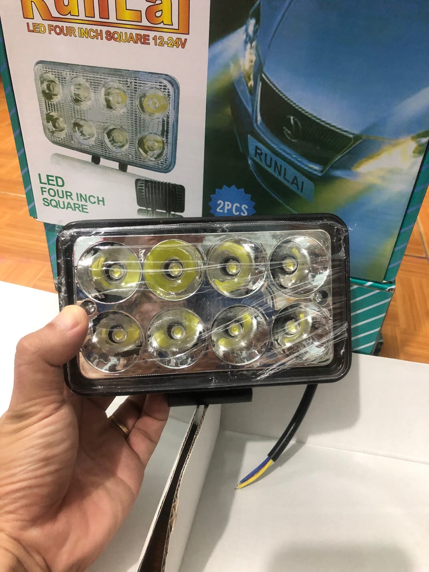 Đèn pha led 8 bóng Runlai chính hãng giá 1 hộp 2 cái
