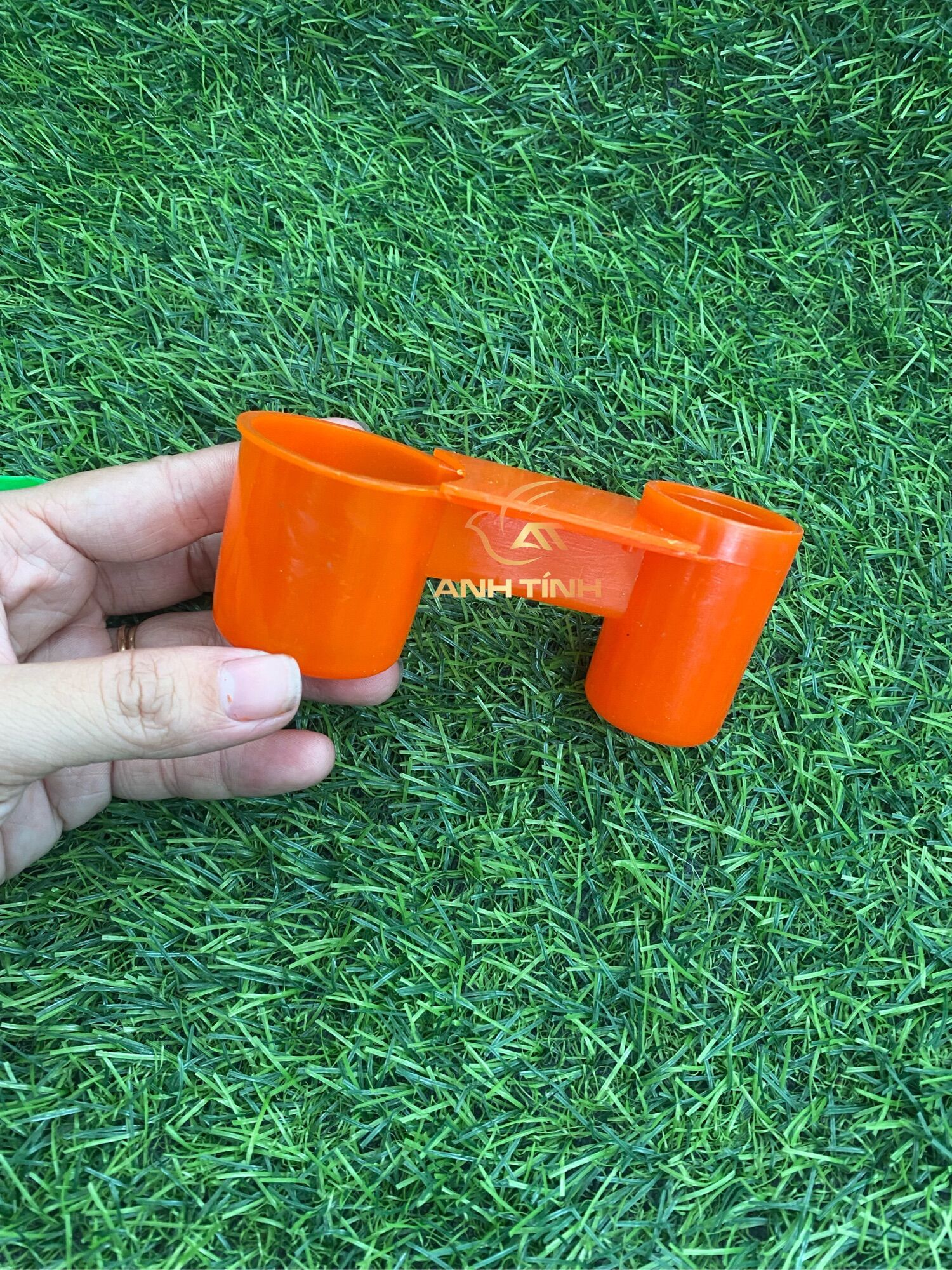 Nút C2 uống nước cho gà chim