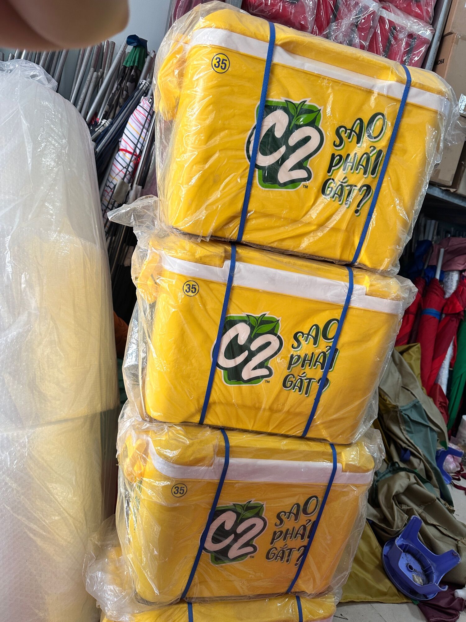 Thùng đá duy Tân 35l hkm
