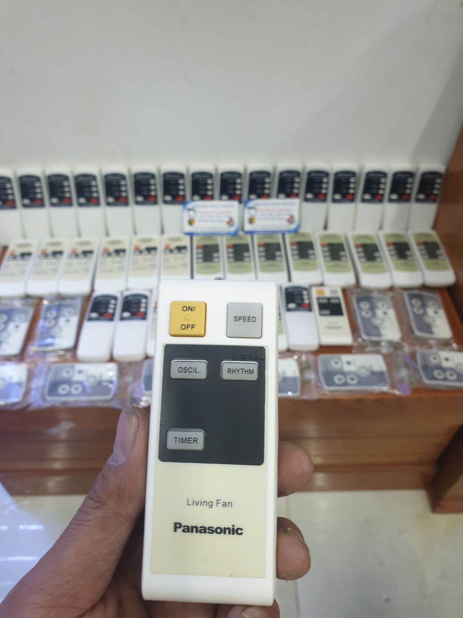 Remote điều khiển quạt trần PANASONIC 4 cánh