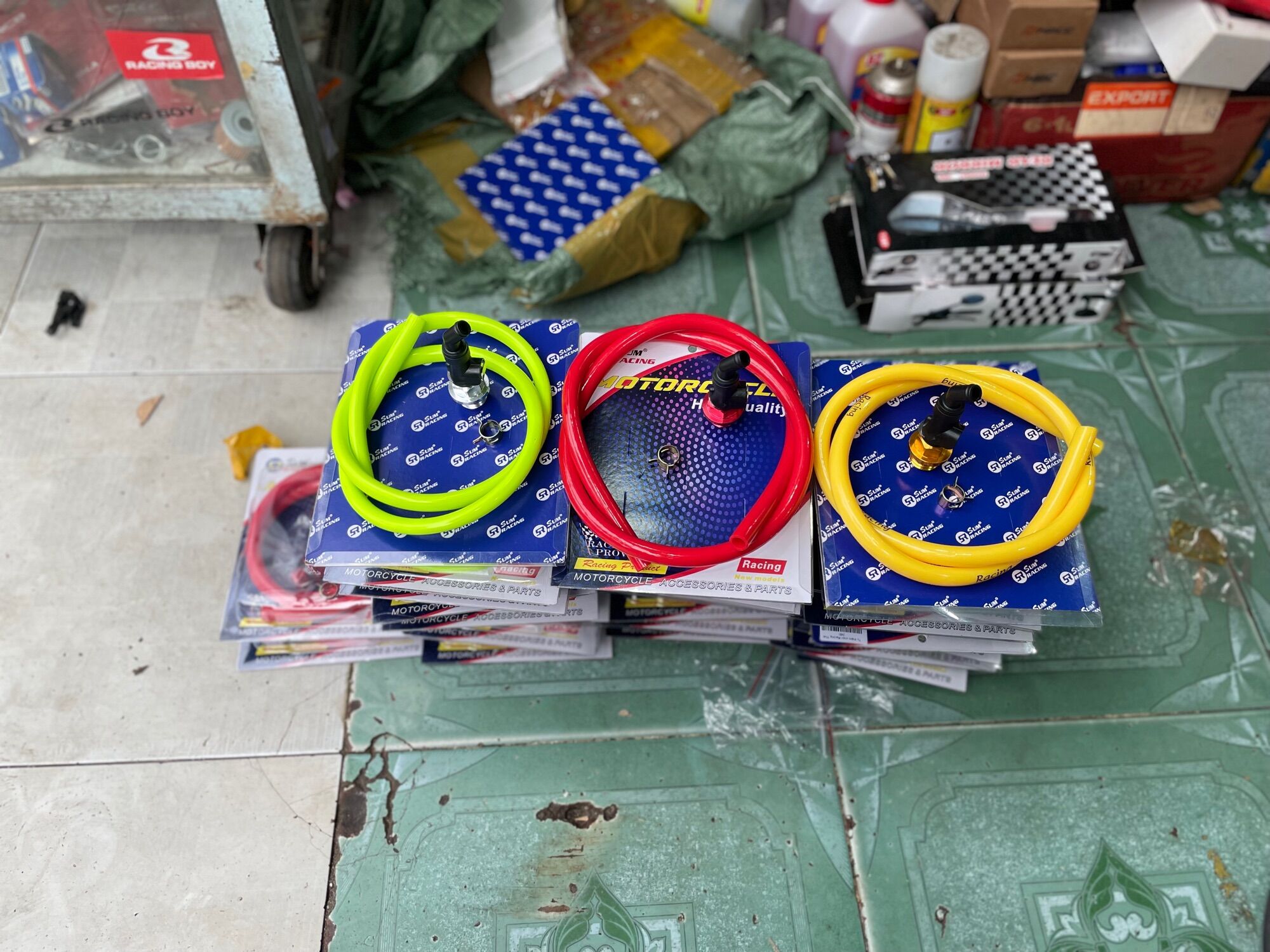 Ty thăm Nhớt Thông Hơi Sumracing