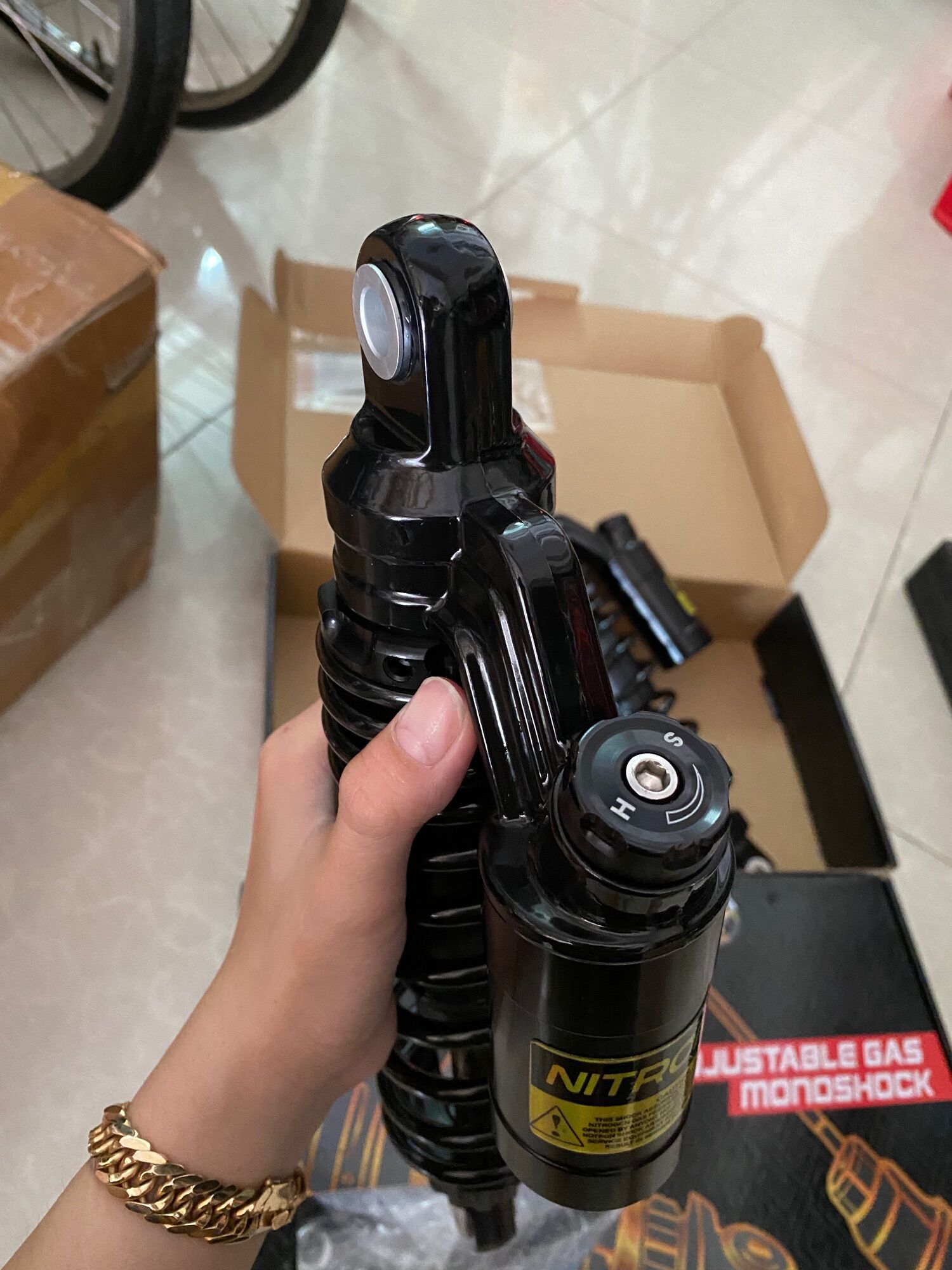 Phuộc Sau NITRON Có Bình Dầu Full Đen Ty Vàng - SIRIUS, JUPITER