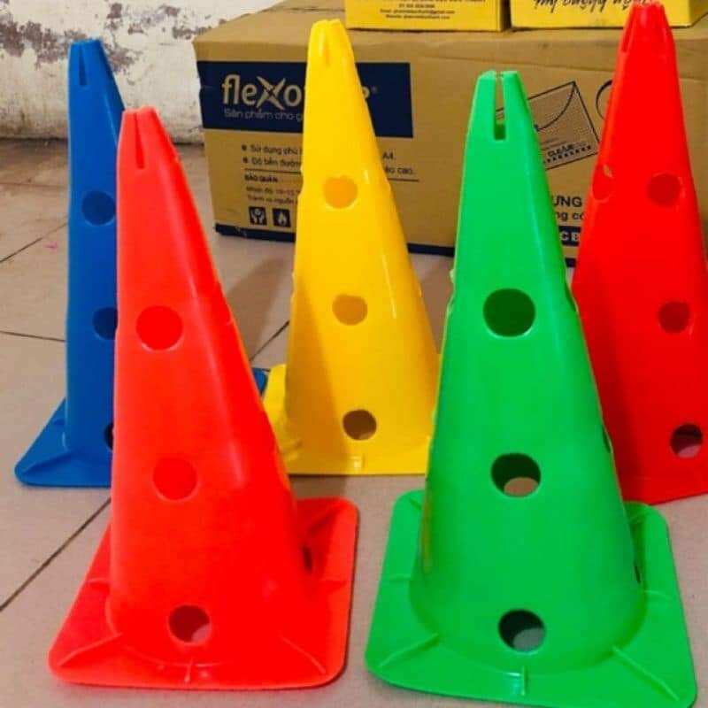Chóp thể dục nhựa - chóp vận động cho trẻ 1 ngày năng động
