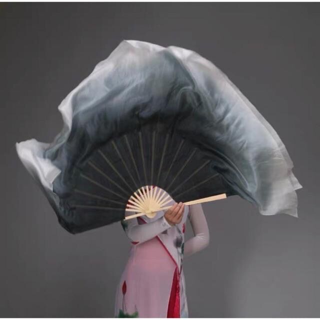 Quạt xếp lụa loang màu