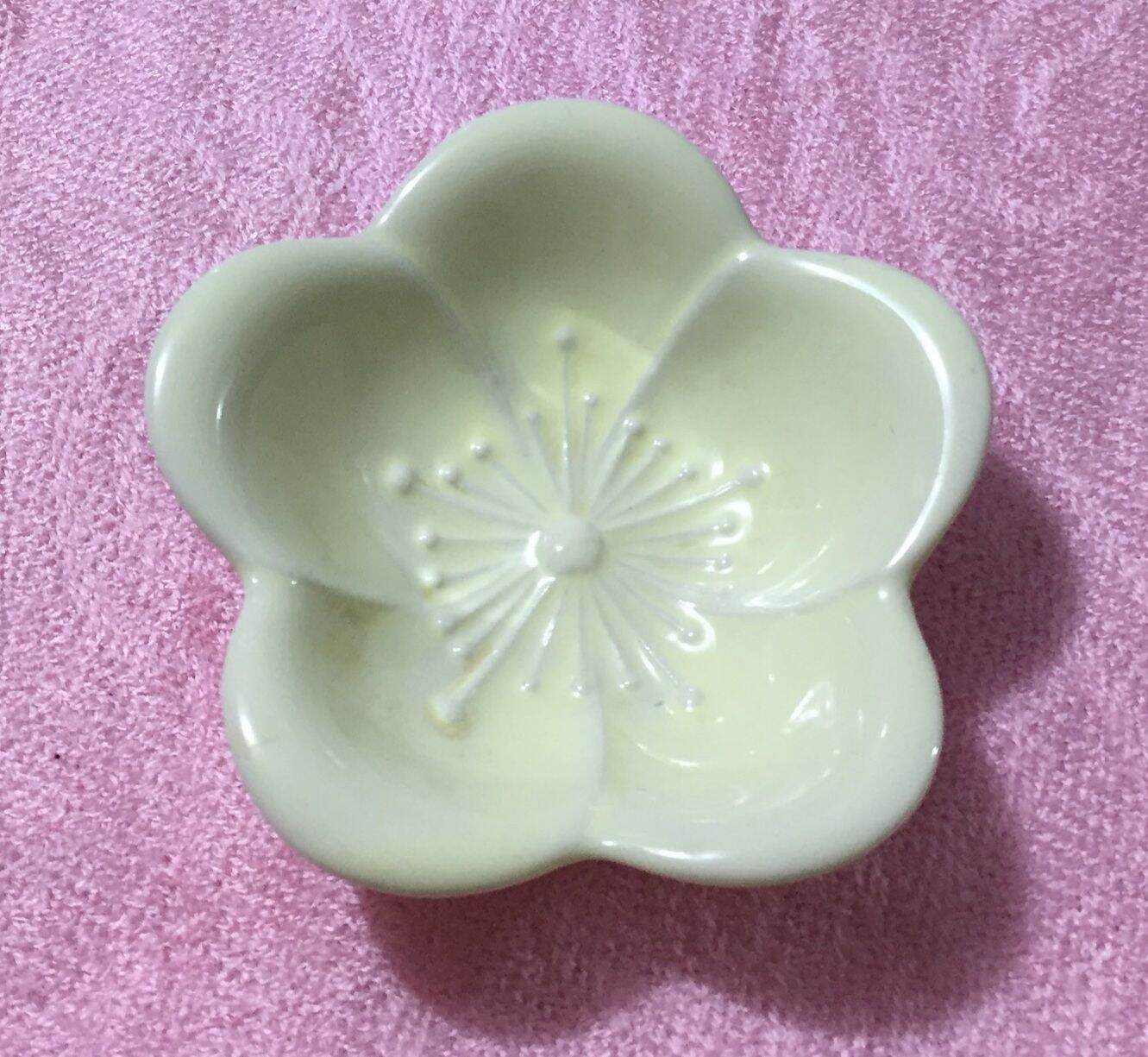 Đĩa gốm sứ nhỏ hình hoa 7cm