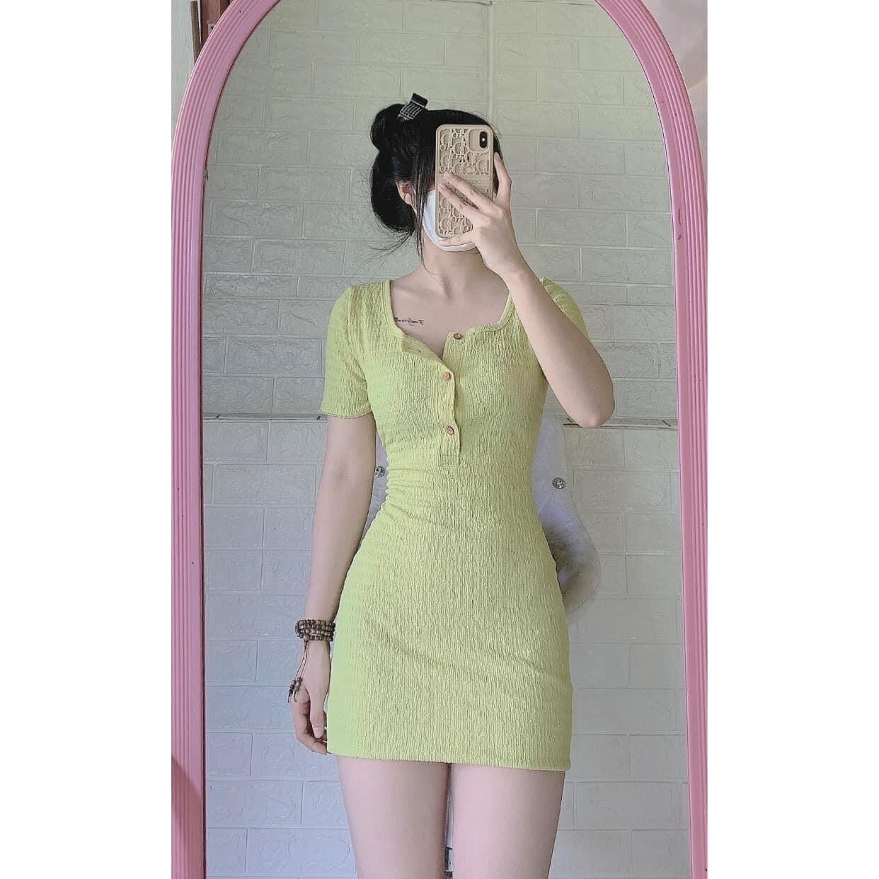 Đầm Body GÂN Cổ Gài Nút