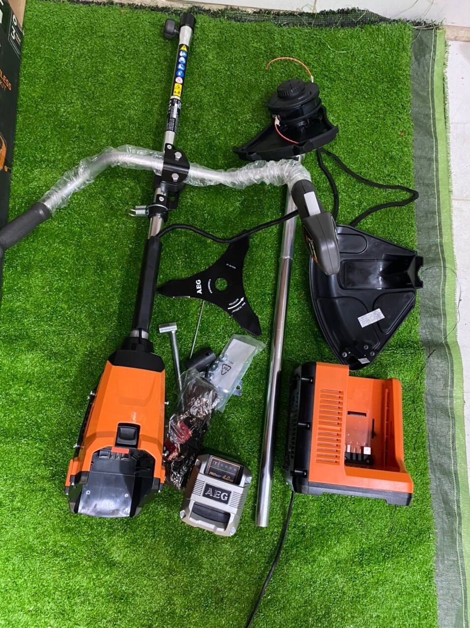 Máy cắt co pin AEG 58v
