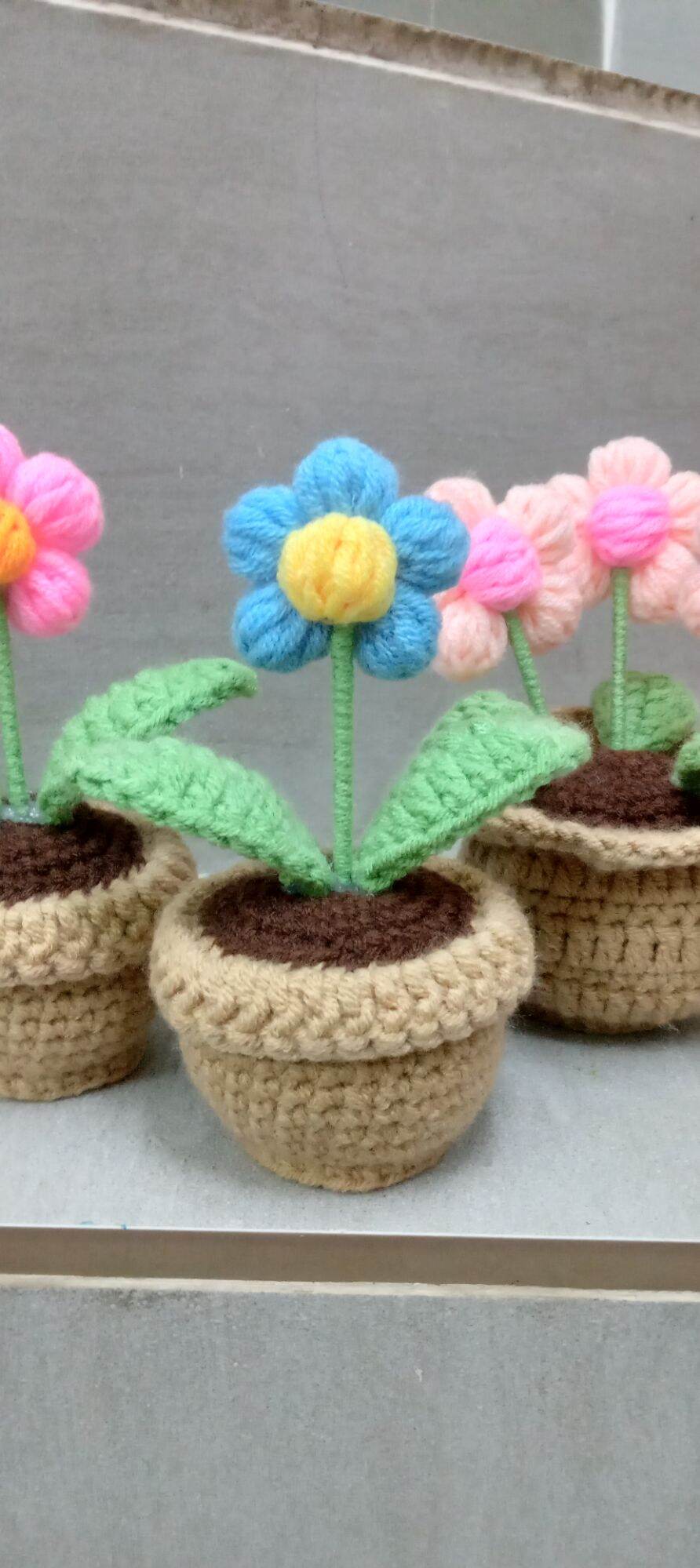 Chậu Hoa len mini, chậu hoa len handmake 5 cánh.