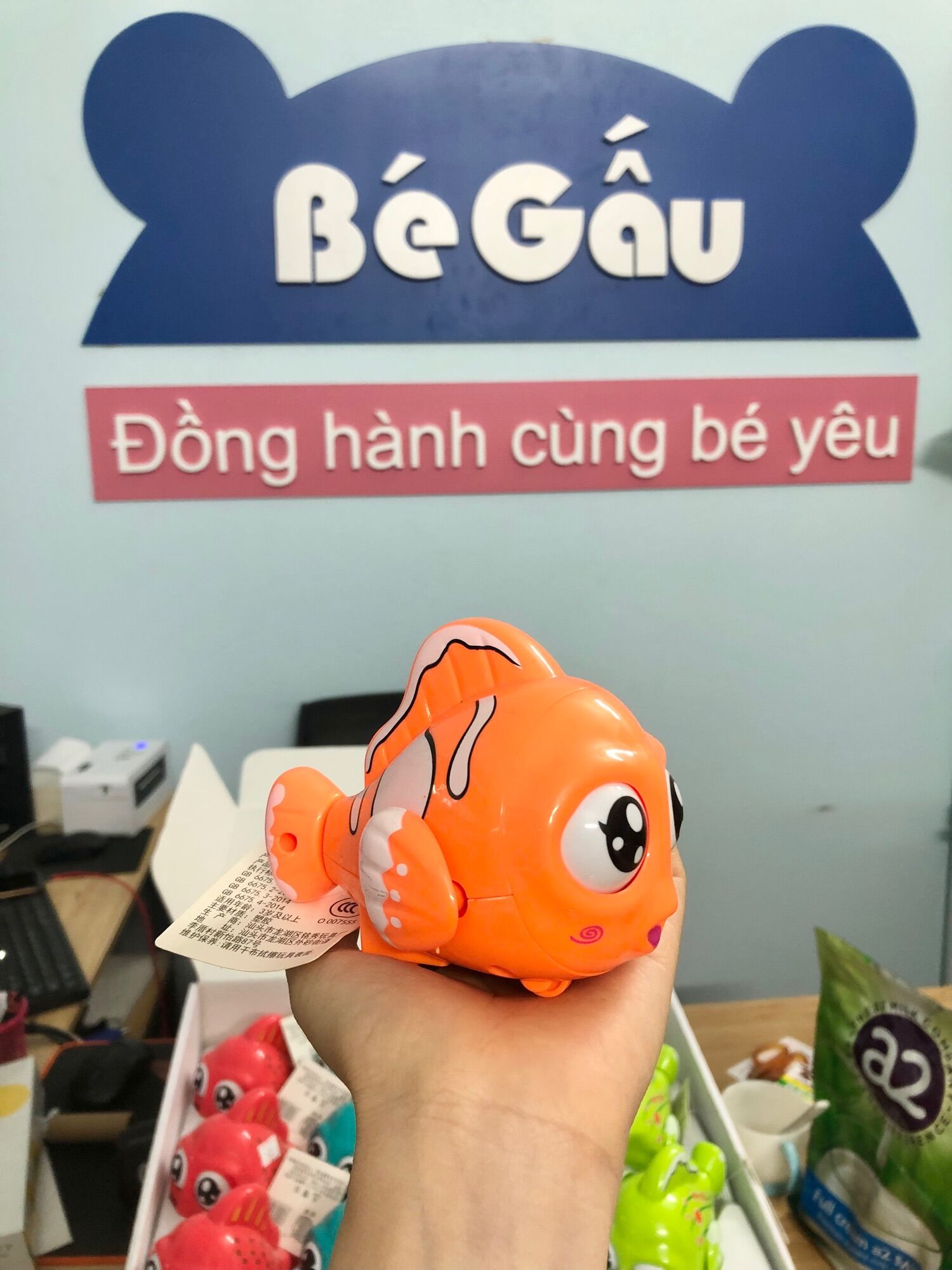 Đồ chơi cá cót, cá chạy đà