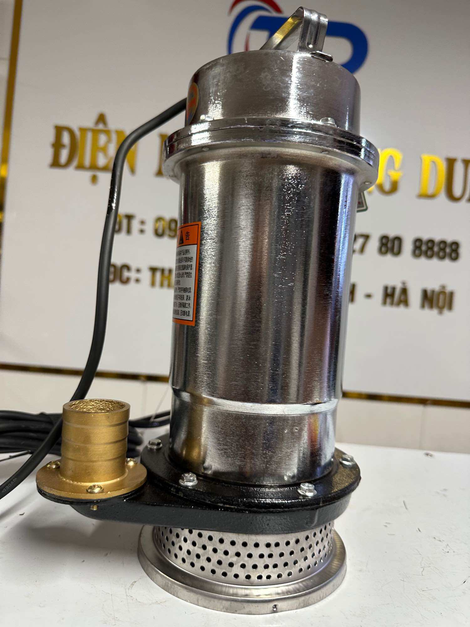 Máy bơm tõm - bơm chìm 750w thân máy inox động cơ 100% dây đồng