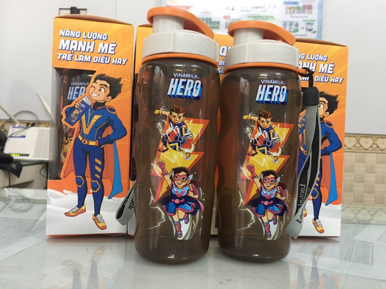 Bình nước lock&lock siêu sale, siêu xịn siêu rẻ, bình nước khuyến mại sữa hero vinamilk