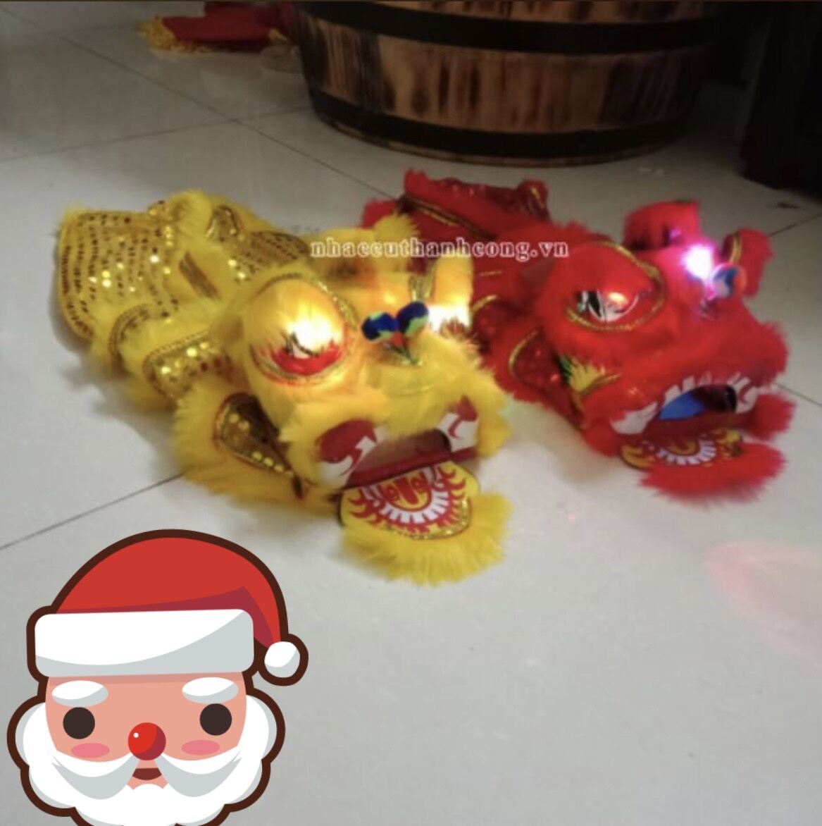Múa lân cầm tay mini có đèn cho bé