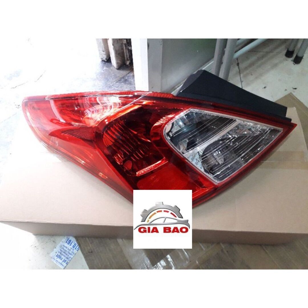 ĐÈN HẬU NISSAN SUNNY