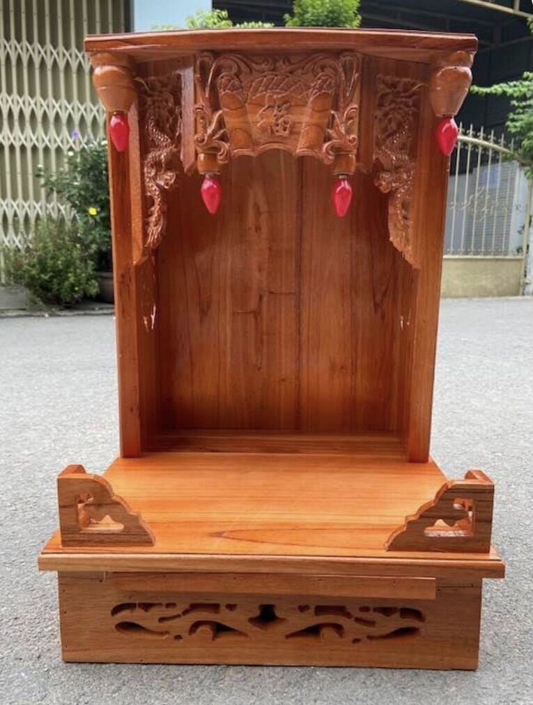Bàn thờ ông thần tài ông địa, gỗ xoan 48 x 68cm