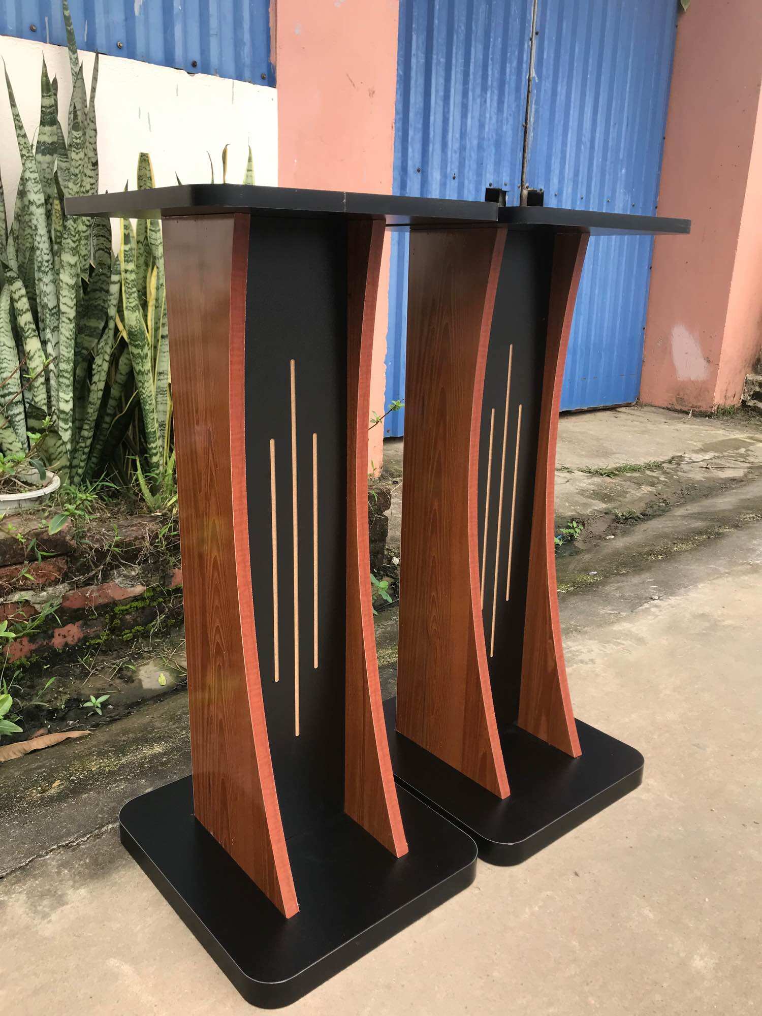 1 đôi giá đỡ loa , Chân kệ đỡ loa bằng gỗ cao cấp cao 73cm