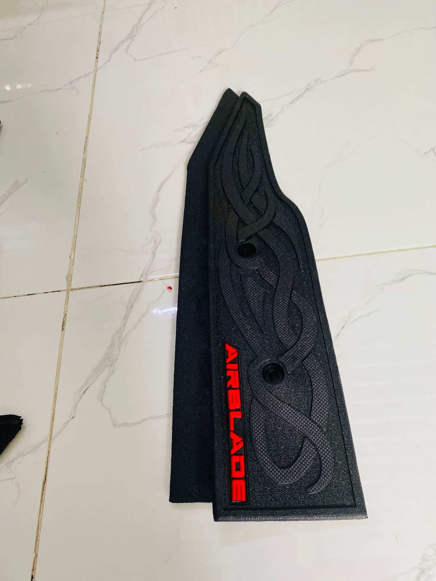 Thảm lót chân Air Blade đời 2007- 2013-2019 2025các đời dành cho ab số lượng 1 cặp. ae chọn đúng đời xe nha chất liệu cao su