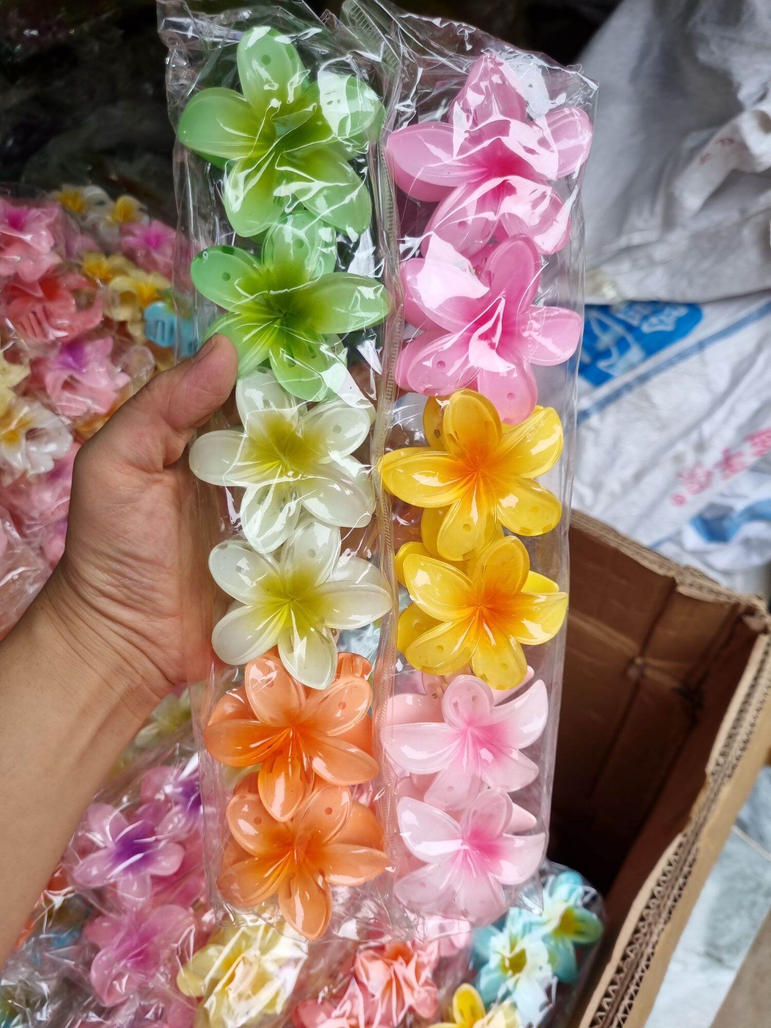 sỉ lốc 12 chiếc kẹp hoa sứ 4cm,6cm,8cm