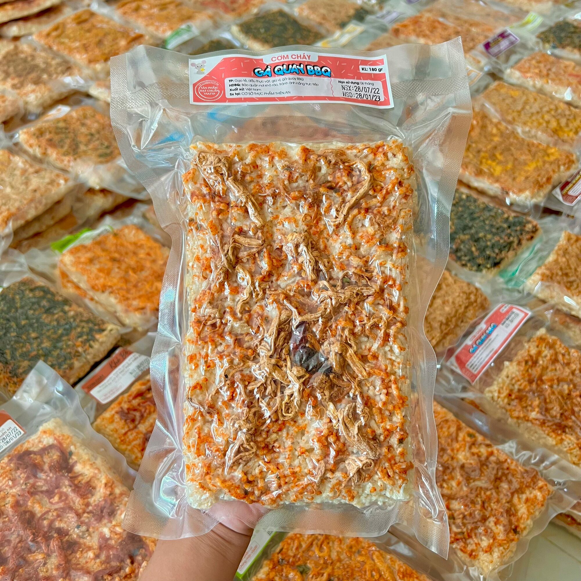 13 LOẠI CƠM CHÁY ĐẶC BIỆT 180G (Gạo Tẻ Giòn Tan Siêu Topping)