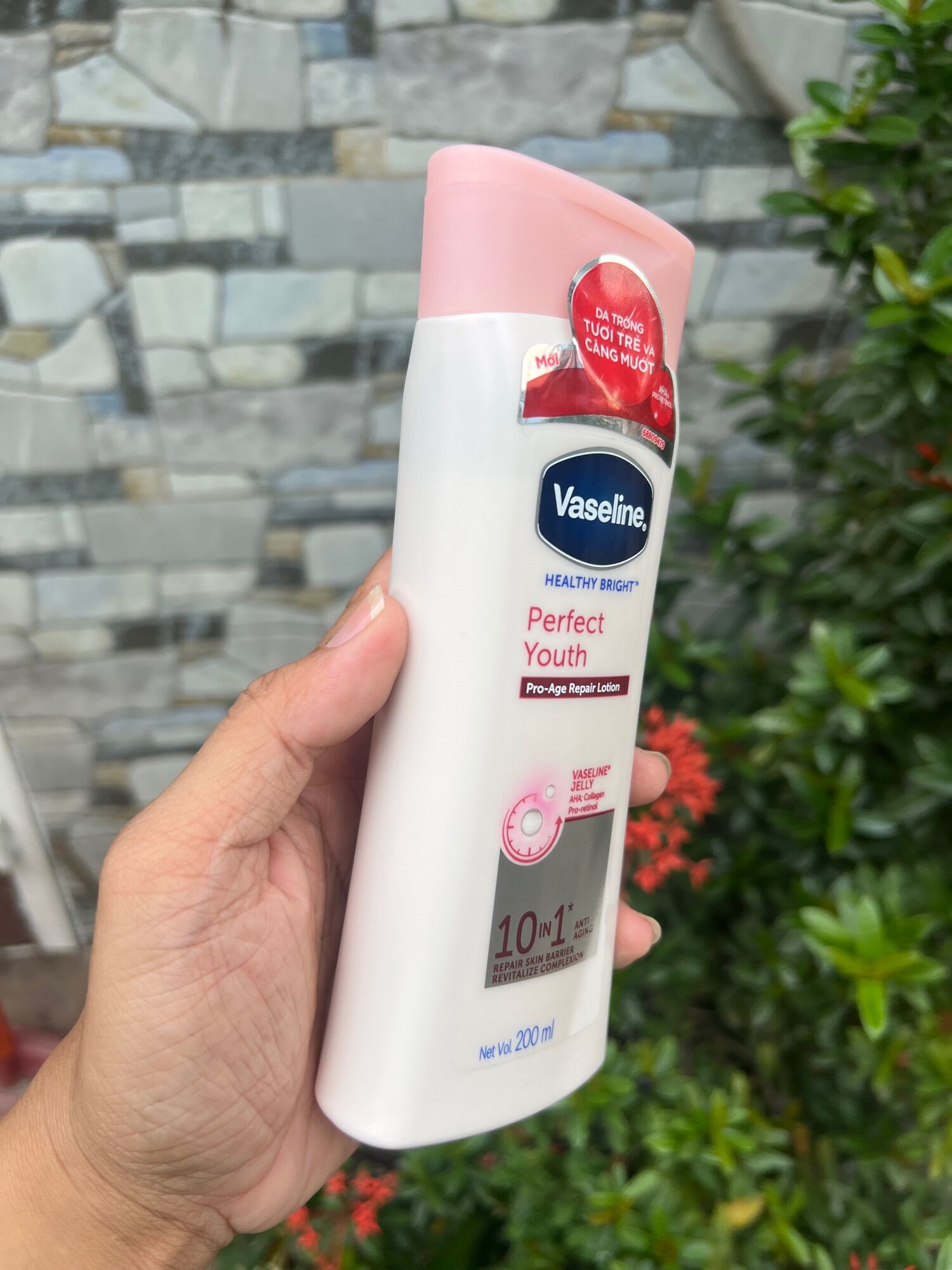 Sữa dưỡng thể Vaseline Healthy White 200ml