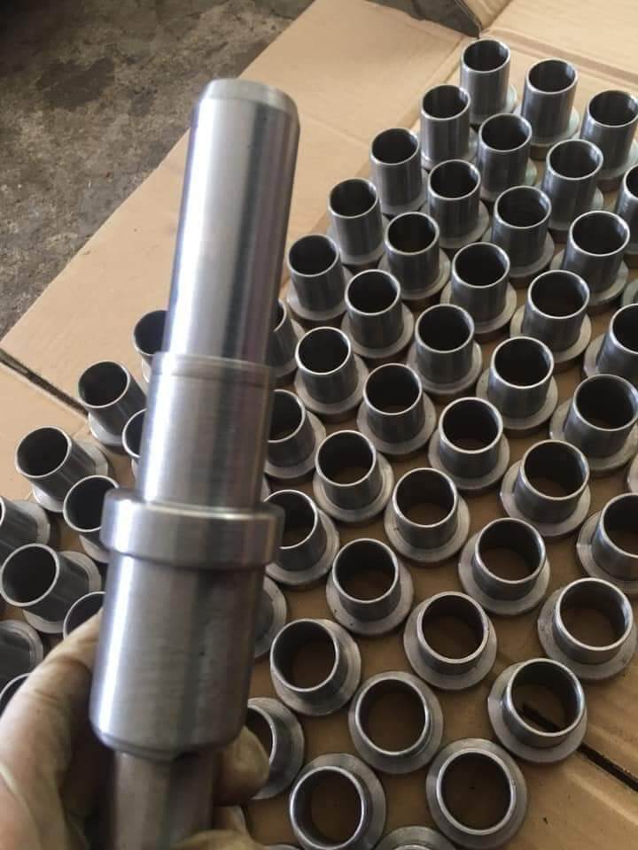 Cây đóng phớt phuộc trước các dòng xe ( thép nguyên khối )