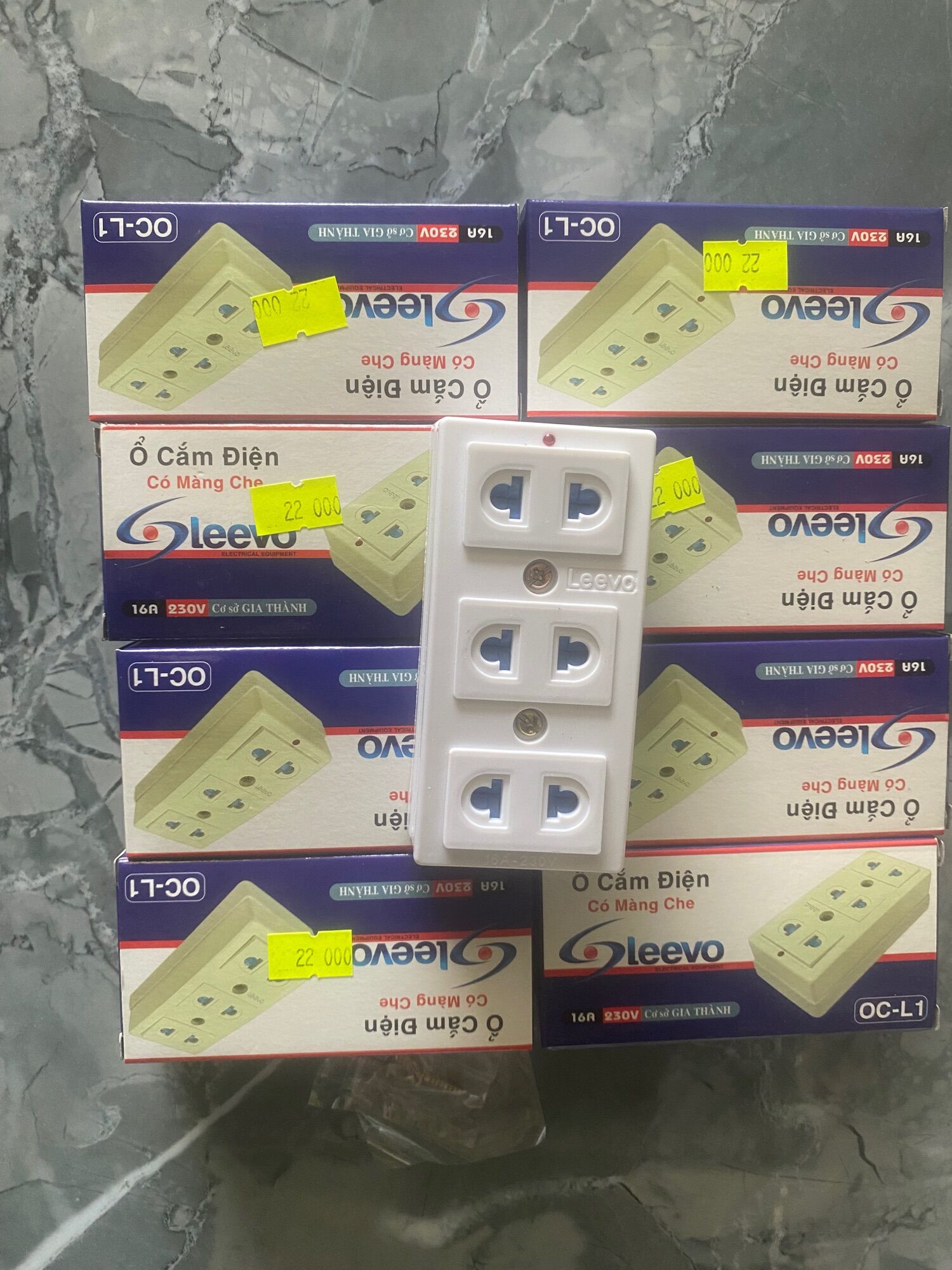 Ỗ điện 3 lỗ có màn che